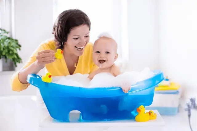Guide to baby bath and grooming essentials
