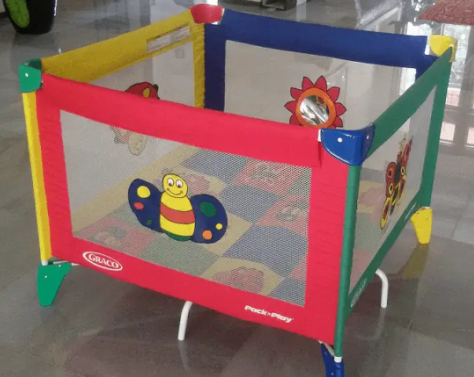 Portable play yards for babies
