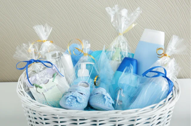 7 Best gifts for neighbor's new baby 